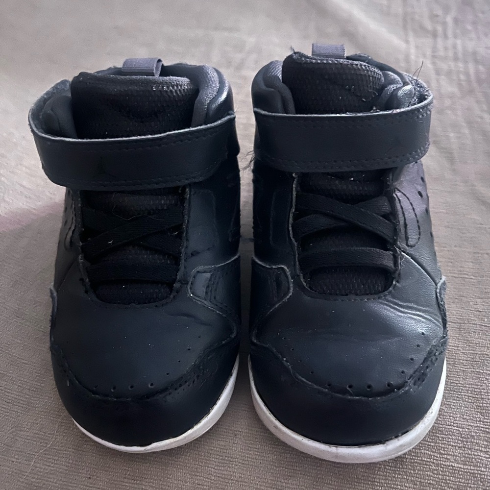 Jordan SC  3 Toddler Black High-Top Sneakers Sz 7C